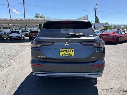 Used 2025 Mitsubishi Outlander SE AWD/4WD image 4