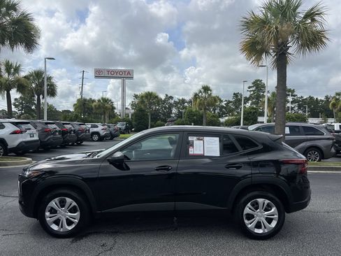 Used 2025 Chevrolet Trax LS FWD image 7