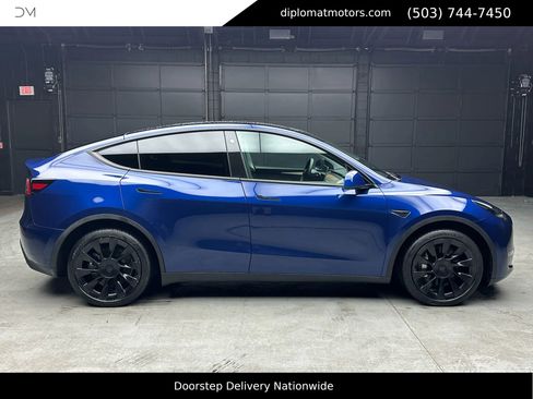 Used 2023 Tesla Model Y Long Range image 7
