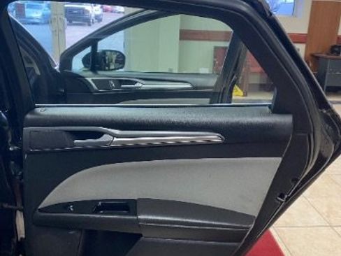 Used 2013 Ford Fusion S image 9