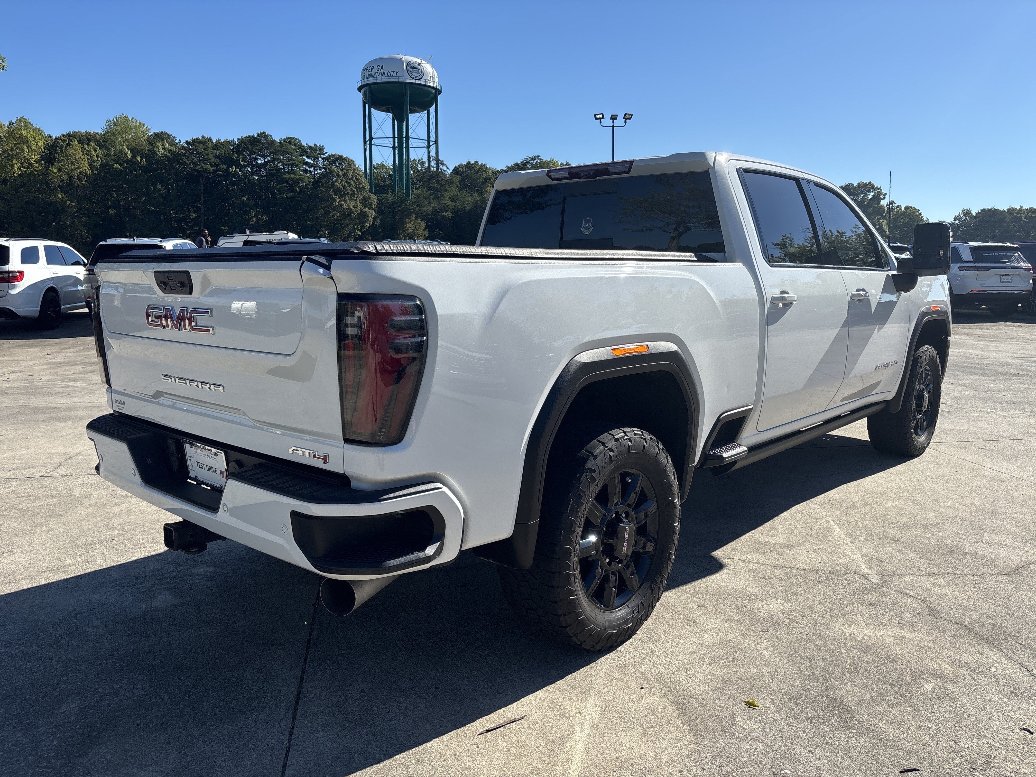Used 2024 GMC Sierra 2500 AT4 w/ AT4 Premium Plus Package AWD/4WD image 7