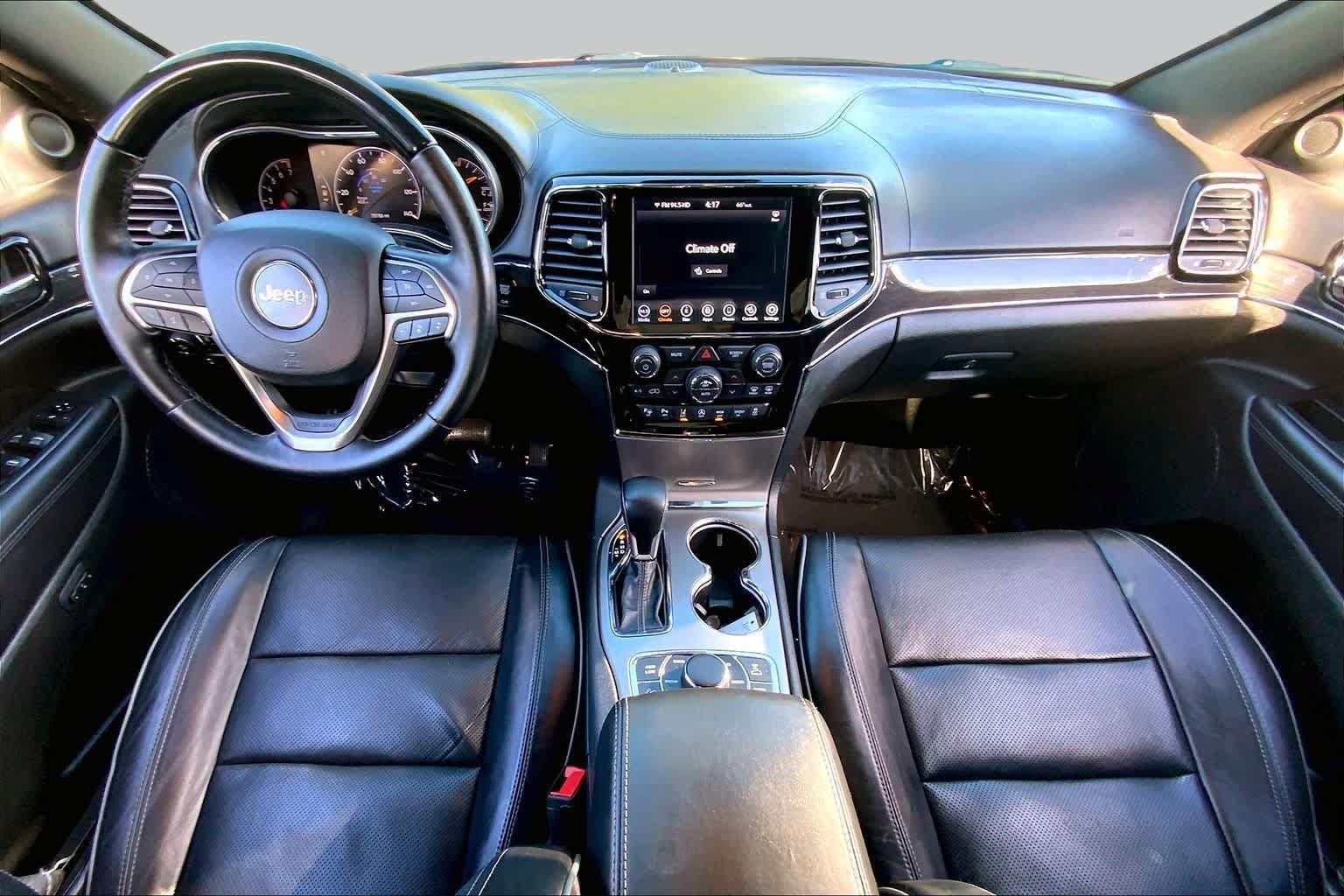 Used 2020 Jeep Grand Cherokee Overland AWD/4WD image 16