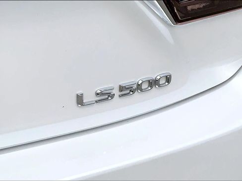 Used 2022 Lexus LS 500 w/ Interior Upgrade Package RWD image 9
