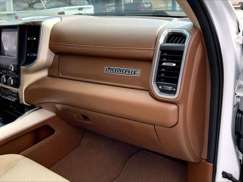 Used 2019 RAM 1500 Laramie image 17