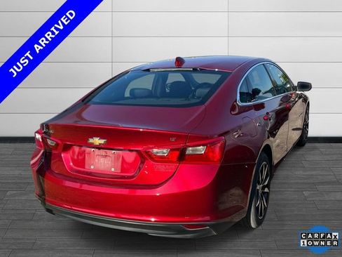 Used 2018 Chevrolet Malibu LT image 2