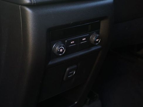 Certified 2023 Chevrolet Traverse LT image 46