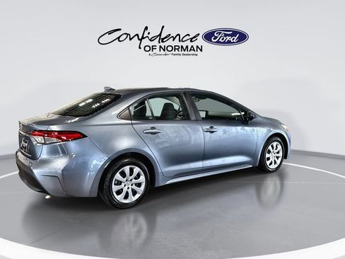 Used 2025 Toyota Corolla LE FWD image 9