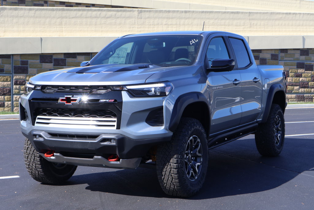 New 2026 Chevrolet Colorado ZR2 w/ Technology Package AWD/4WD image 1