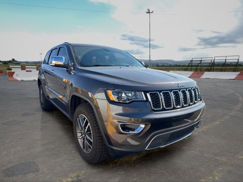 Used 2020 Jeep Grand Cherokee Limited AWD/4WD image 2