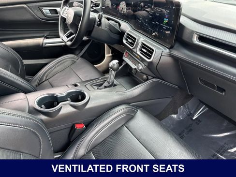 Used 2025 Ford Mustang Premium RWD image 17