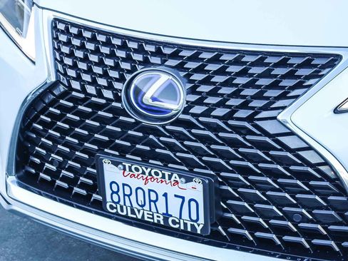 Used 2020 Lexus RX 450hL AWD w/ Premium Package image 6