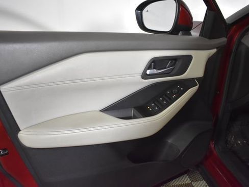 Certified 2024 Nissan Rogue SV w/ SV Premium Package AWD/4WD image 7