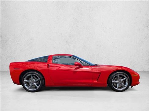 Used 2011 Chevrolet Corvette Coupe w/ 1LT RWD image 4