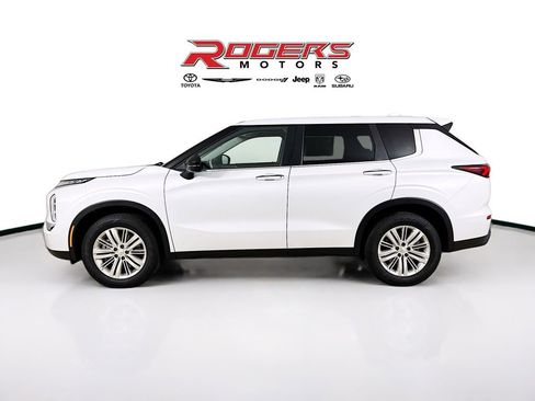 Used 2024 Mitsubishi Outlander ES image 4