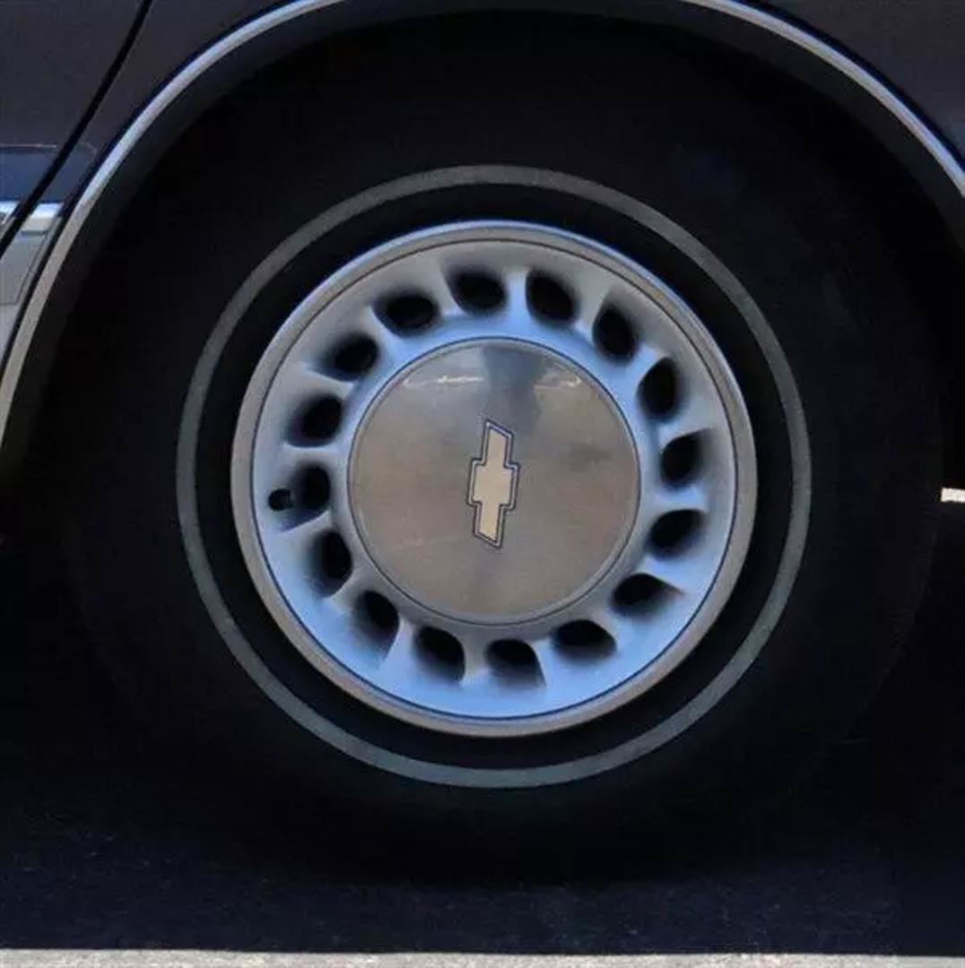 Used 1993 Chevrolet Caprice Classic RWD image 22
