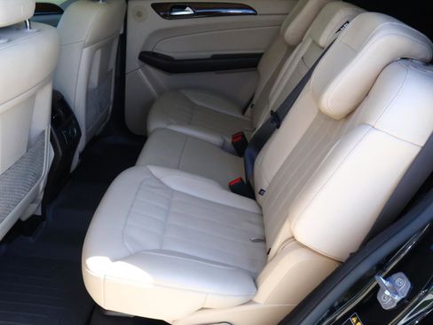 Used 2019 Mercedes-Benz GLS 450 4MATIC image 21