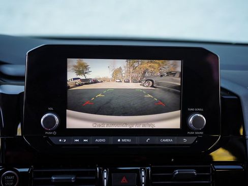 Used 2022 Nissan Pathfinder S image 33