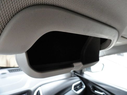 Used 2018 Chevrolet Equinox LT FWD image 27