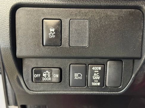 Used 2021 Toyota Tacoma TRD Off-Road w/ TRD Premium Off Road Package image 25