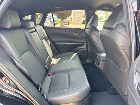 Used 2024 Toyota Venza XLE AWD/4WD image 33