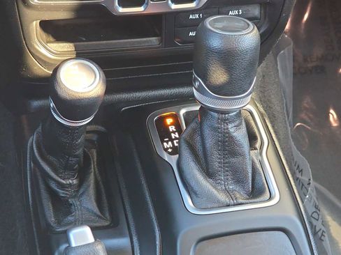 Used 2020 Jeep Wrangler Unlimited Sport S image 21