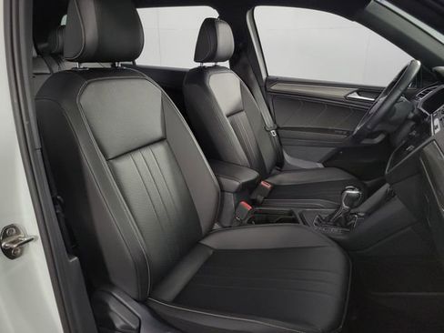 Used 2022 Volkswagen Tiguan SE R-Line image 14