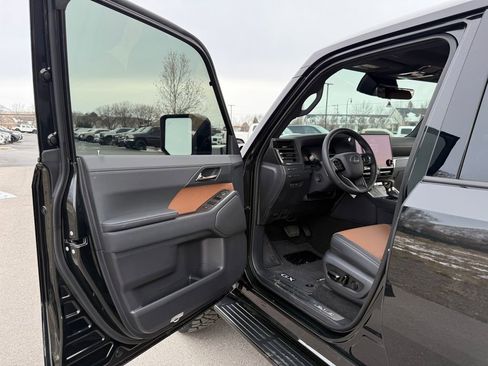 Used 2026 Lexus GX 550 w/ Cold Area Package image 27