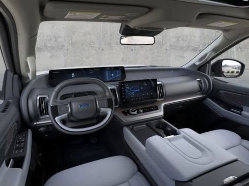 New 2025 Ford Expedition Platinum w/ Platinum Ultimate Package image 9