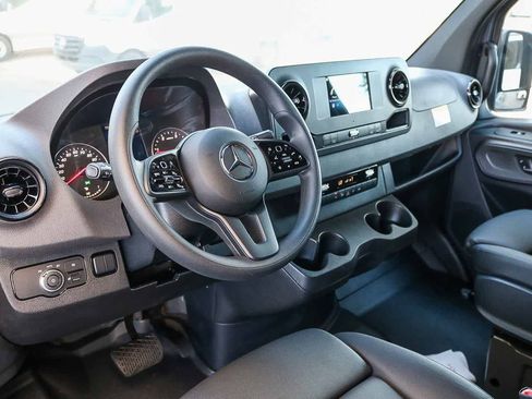 Used 2024 Mercedes-Benz Sprinter 2500 image 12