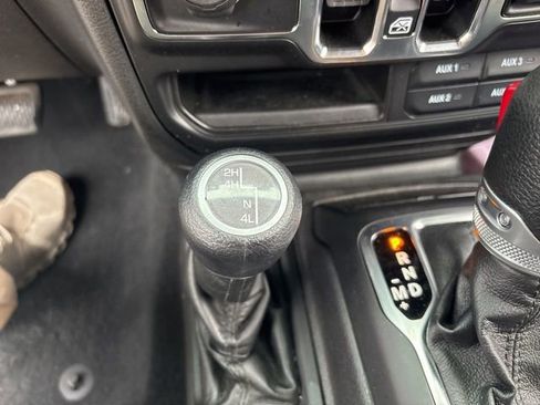 Used 2022 Jeep Gladiator Sport image 34