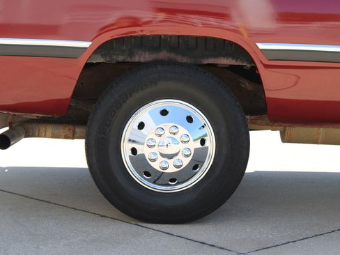 Used 1993 Dodge D/W Truck 250 RWD image 32