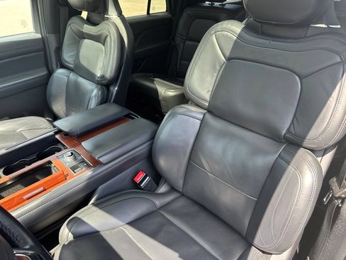 Used 2022 Lincoln Navigator Reserve AWD/4WD image 15