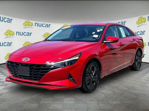 Used 2023 Hyundai Elantra SEL image 3