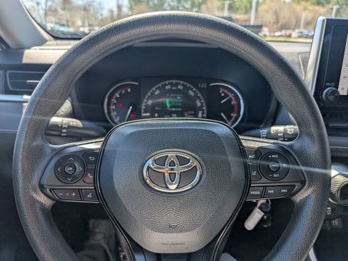 Used 2023 Toyota RAV4 LE AWD/4WD image 23