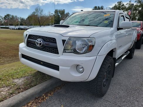 Used 2011 Toyota Tacoma PreRunner image 16