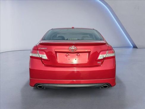 Used 2010 Toyota Camry SE image 4