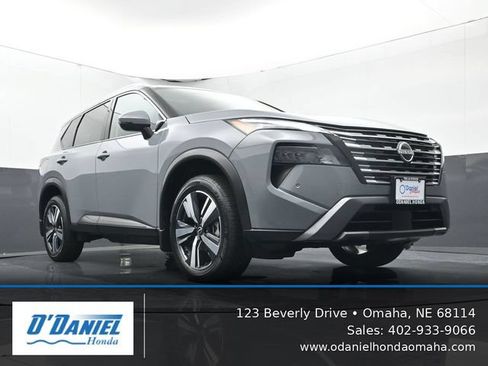 Used 2024 Nissan Rogue SL w/ SL Premium Package AWD/4WD image 14