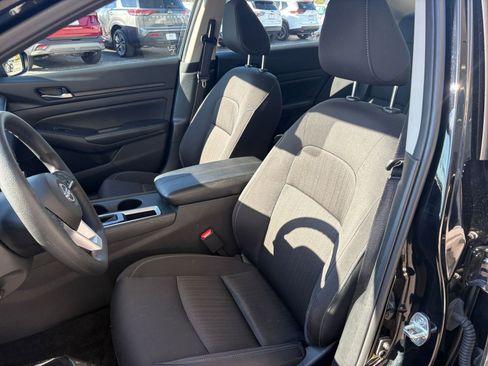 Used 2025 Nissan Altima 2.5 SV image 36