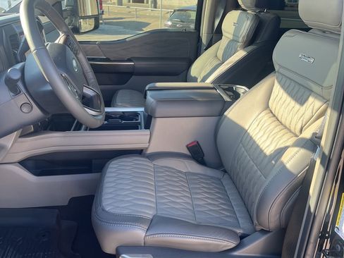 Used 2026 Ford F350 Platinum w/ Platinum Plus Package image 9