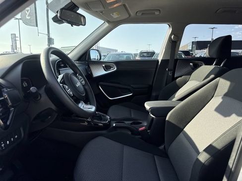 Used 2025 Kia Soul S FWD image 11