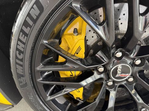 Used 2015 Chevrolet Corvette Z06 w/ Z07 Performance Package RWD image 46