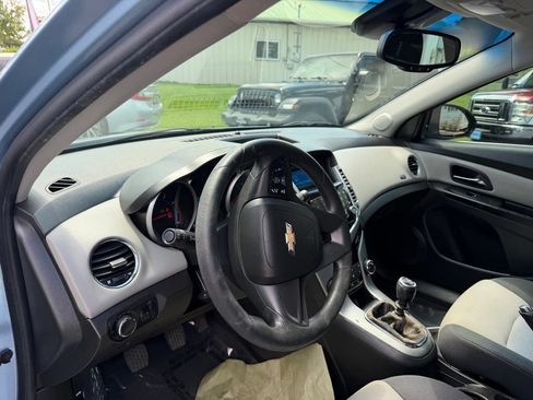 Used 2012 Chevrolet Cruze LS w/ Connectivity Package FWD image 12