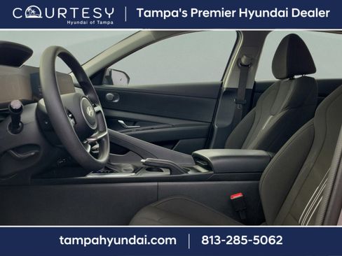 Used 2024 Hyundai Elantra SEL image 12