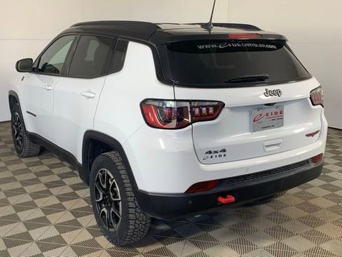 Used 2024 Jeep Compass Trailhawk w/ Trailhawk Convenience Group AWD/4WD image 5