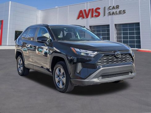 Used 2025 Toyota RAV4 XLE image 9