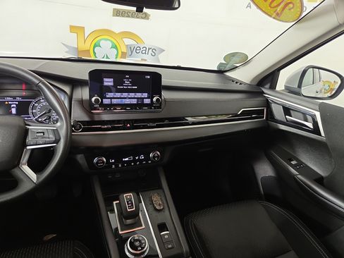 Used 2024 Mitsubishi Outlander ES AWD/4WD image 25