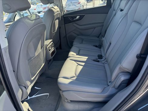 Used 2023 Audi Q7 Premium Plus w/ Premium Plus Package image 8
