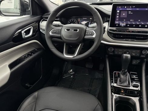 Certified 2023 Jeep Compass Limited image 11