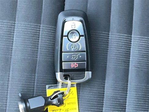 Used 2025 Ford Explorer ST-Line image 31