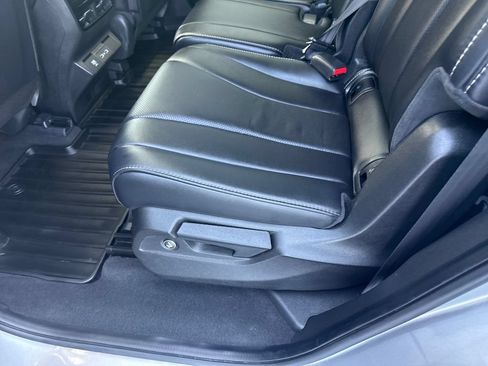 Used 2024 Acura MDX SH-AWD w/ Technology Package image 19